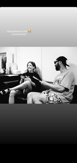 Ellie Goulding feet photo thumbnail