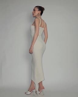 Duygu Özaslan feet photo thumbnail