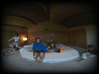 Halle Bailey feet photo thumbnail