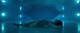 Olga Kurylenko feet photo thumbnail