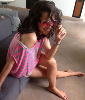 Caterina Balivo feet photo thumbnail