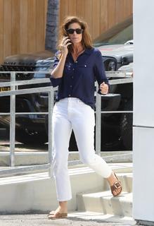 Cindy Crawford feet photo thumbnail
