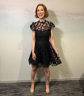 Ellie Kemper feet photo 5