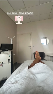 Karolina Kowalkiewicz feet photo thumbnail
