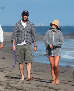 Jordana Brewster feet photo thumbnail