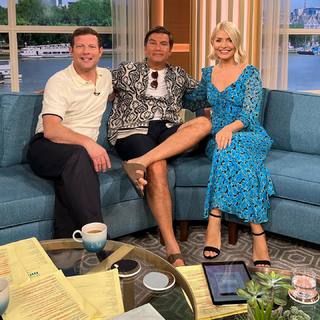 Holly Willoughby feet photo thumbnail