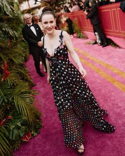 Rachel Brosnahan feet photo thumbnail