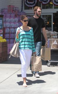 Jordana Brewster feet photo thumbnail