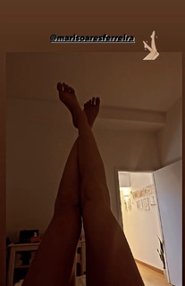 Elena Santarelli feet photo thumbnail