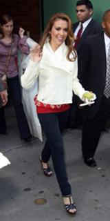 Alyssa Milano feet photo thumbnail