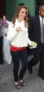 Alyssa Milano feet photo thumbnail