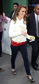 Alyssa Milano feet photo thumbnail
