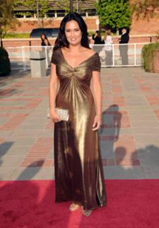 Tia Carrere feet photo thumbnail