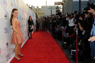 Alyssa Milano feet photo thumbnail