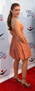 Alyssa Milano feet photo thumbnail