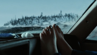 Emily Blunt feet photo thumbnail