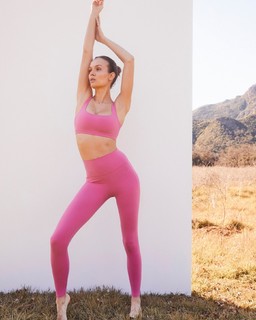 Josephine Skriver feet photo thumbnail