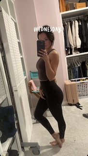 Brittney Smith feet photo thumbnail