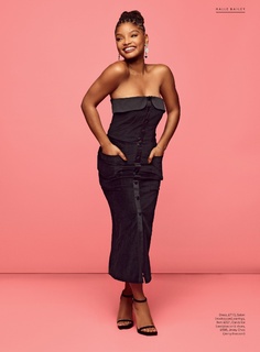 Halle Bailey feet photo thumbnail