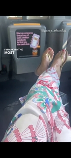 Lisa Snowdon feet photo thumbnail