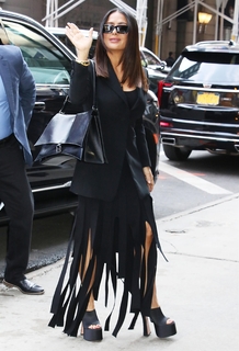Salma Hayek feet photo thumbnail