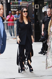 Salma Hayek feet photo thumbnail
