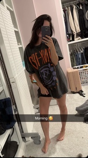 Brittney Smith feet photo thumbnail