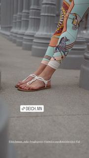 Ludovica Frasca feet photo thumbnail