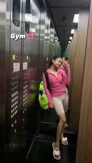 Anushka Sen feet photo thumbnail