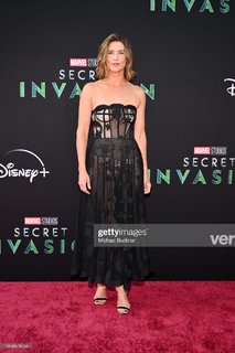 Cobie Smulders feet photo thumbnail