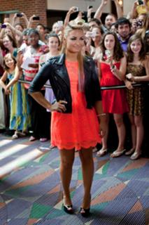 Demi Lovato feet photo thumbnail
