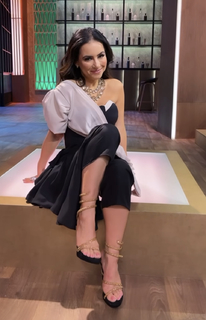 Claudia Lizaldi feet photo thumbnail
