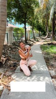 Kara Del Toro feet photo thumbnail