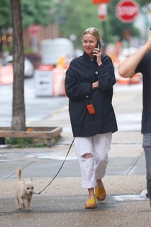 Naomi Watts feet photo thumbnail