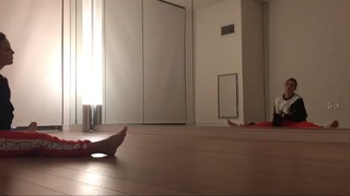 Camren Bicondova feet photo 2