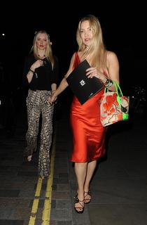 Kate Hudson feet photo thumbnail