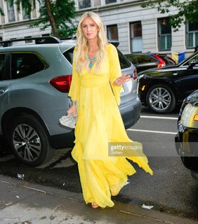 Nicky Rothschild feet photo thumbnail