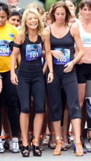Kelly Ripa feet photo thumbnail