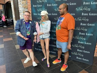Debbie Gibson feet photo thumbnail