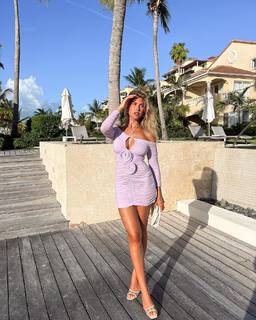 Kara Del Toro feet photo thumbnail