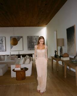 Rosie Huntington-Whiteley feet photo thumbnail