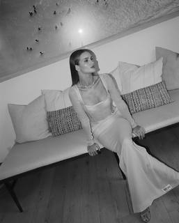 Rosie Huntington-Whiteley feet photo thumbnail