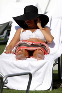 Sofía Vergara feet photo thumbnail