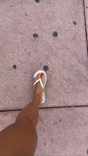 Karolina Kowalkiewicz feet photo thumbnail