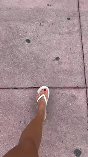 Karolina Kowalkiewicz feet photo thumbnail