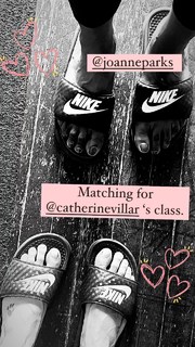 Laura Vandervoort feet photo thumbnail