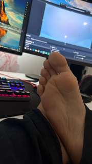 Corinna Kopf feet photo thumbnail