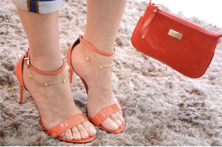 Cláudia Citroni feet photo thumbnail
