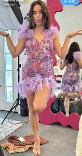 Natalie Noel Mariduena feet photo thumbnail