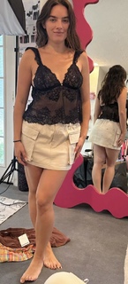 Natalie Noel Mariduena feet photo thumbnail